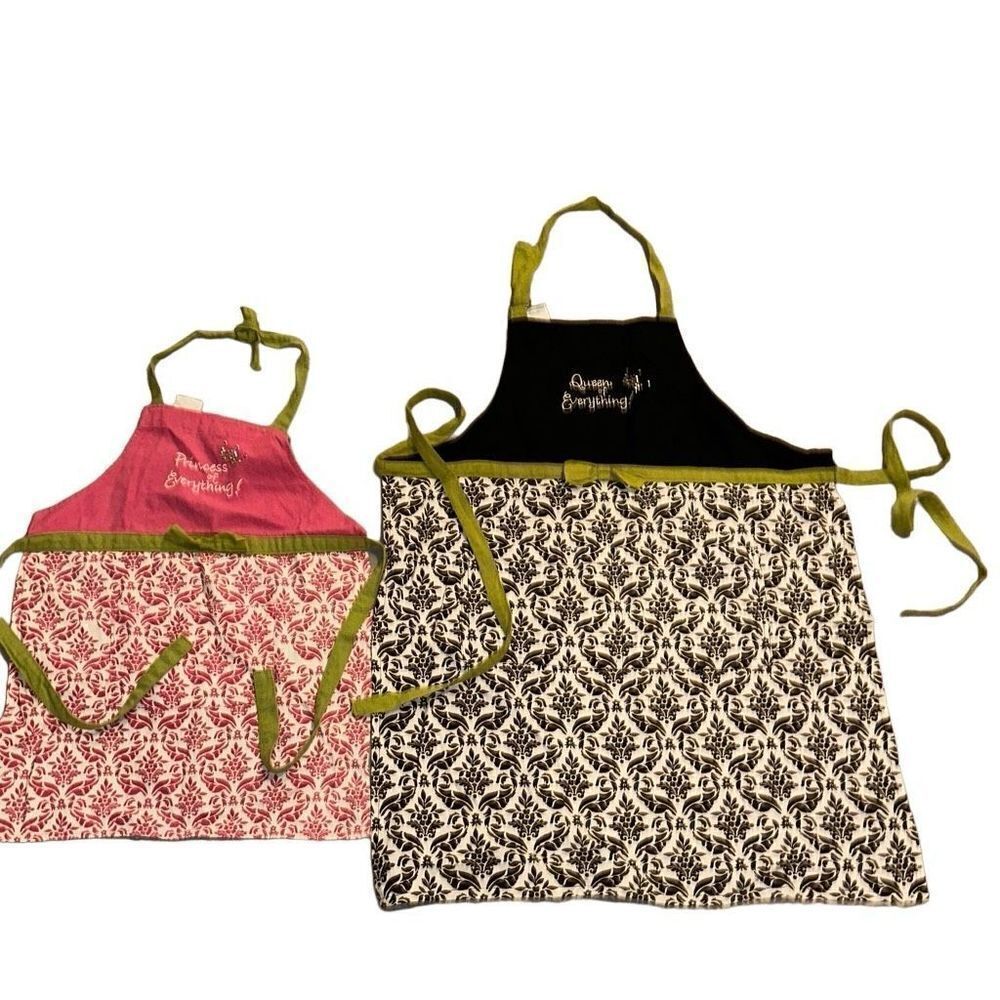 Mother Daughter Queen/Princess aprons by Kaydee Designs